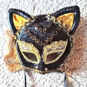 CARNIVAL MASK, NEW, BLACK AND GOLD KITTY CAT